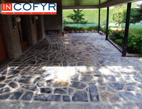Construcción de pasarelas de piedra exteriores